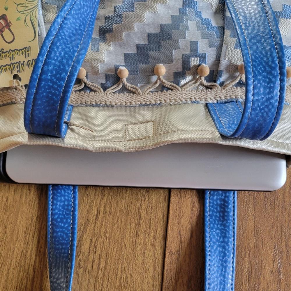 Purse - Picture 7 of 9